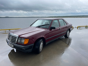 Mercedes Benz 300D W124 1988 (1 foto / 12)