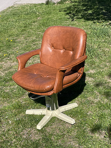 Винтажное кресло 1970-х годов