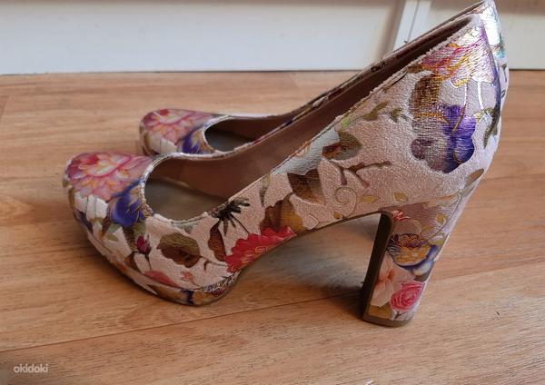 Новые туфли Tamaris с розами 39 цветов розы (фото #2)