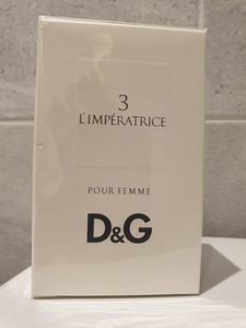 POUR FEMME (1 foto / 1)