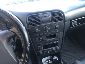 Volvo v40 1.9d 85kw (5 foto / 6)