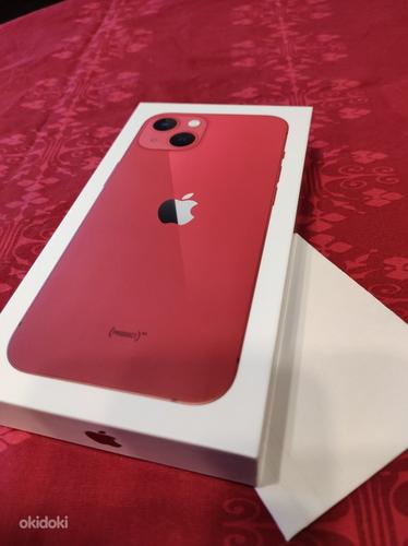 iPhone 13 128GB Красный (фото #1)
