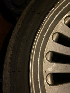 BMW E39 veljed kulunud suverehvidega (2 foto / 3)