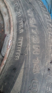 185/70R14 и 175/70R14 зимние шины + диски (2 фото из 8)