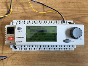 SIEMENS Synco™ 700 RMU710B-3 + RMZ790 UNIVERSAAL KONTROLLER (2 foto / 2)