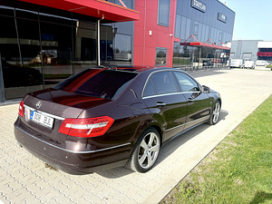 Mercedes Benz E 220 (4 foto / 15)