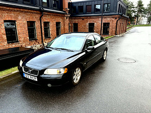 Volvo s60 Facelift 2.4 дизель АВТОМАТ (1 фото из 15)