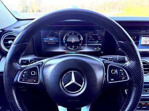 Mercedes-Benz E220 (9 foto / 15)