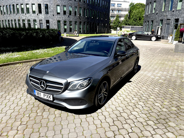 Mercedes-Benz E220