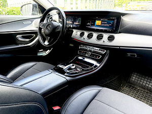 Mercedes-Benz E220 (9 фото из 15)