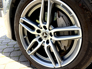 Mercedes-Benz E220 (15 фото из 15)