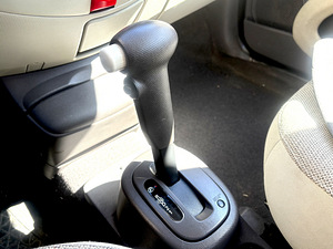 Nissan Micra (12 foto / 15)