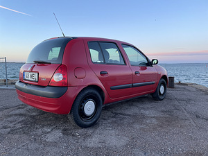 RENAULT CLIO TÜ 10.2024 / 1 OMANIK / AVARIIVABA (3 foto / 15)