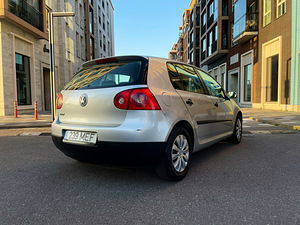 VOLKSWAGEN GOLF 5 / 1 OMANIK / ÜV 08.2025 (4 foto / 15)