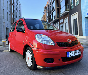 TOYOTA YARIS VERSO FACELIFT / AVARIIVABA / TÜV 02.2026 (2 foto / 15)