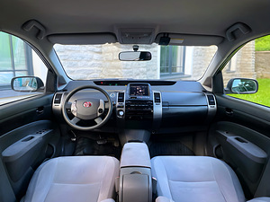 TOYOTA PRIUS / HYBRID / ATM / РЕГ.СБОР ОПЛАЧЕНТ / ТО 07.2026 (7 фото из 15)