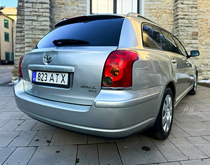 TOYOTA AVENSIS / AUTOMAAT / ÜV 05.2026 (9 foto / 15)
