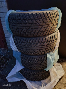 Kumho255/50R19 (4 фото из 5)