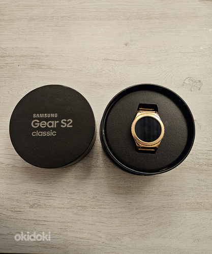 Часы Samsung Gear S2 Classic золотые (фото #2)