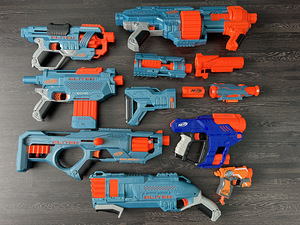 Nerf пистолеты (1 фото из 1)