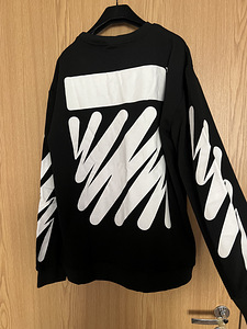 Off-White kampsun L (3 foto / 3)