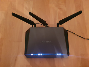 Netgear D7000 Nighthawk WiFi VDSL/ADSL Gaming Router (3 foto / 5)