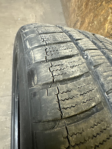 Шины 275/40R20 ламельные (8 фото из 9)