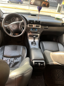 Mercedes Benz c200 2008 (10 foto / 15)