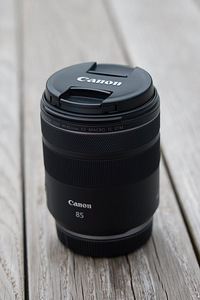 Canon RF 85mm f2 Macro IS STM