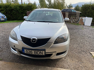 Mazda 3 на запчасти (3 фото из 3)