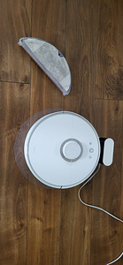Продам моющий робот-пылесос Roborock S502-00 (1 фото из 5)