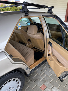 W124 mercedes-benz e260 (10 foto / 12)