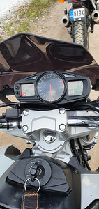 Suzuki GSR 600 (4 foto / 5)