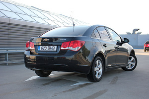 Chevrolet Cruze 1.8 Automaat • Väike läbisõit • ÜV 2027 (3 foto / 14)
