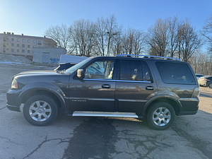 Lincoln Navigator (3 foto / 15)