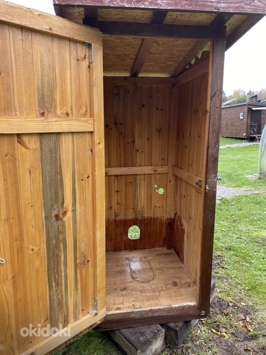 Деревянный туалет (фото #3)