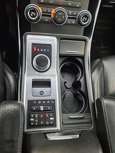 Продам LAND ROVER RANGE ROVER SPORT HSE LUXURY 3.0 188 Kw (5 фото из 15)