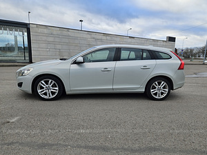 Volvo v60 2.0d5 120kw 2011 AT (6 foto / 10)