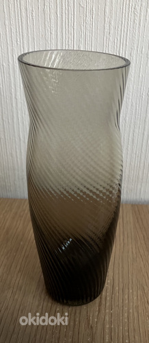 Vintage suitsuklaasist vaas tarbeklaas 70ndad.