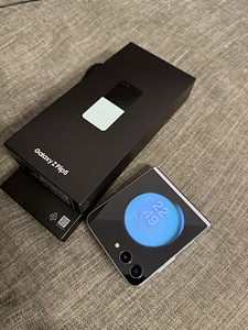 Samsung Galaxy Z Flip5 256GB (1 foto / 7)