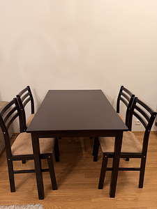 Laud koos 4 tooliga komplekt (1 foto / 4)