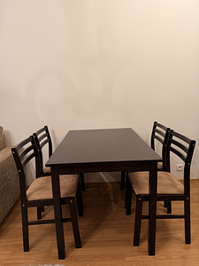 Laud koos 4 tooliga komplekt (2 foto / 4)