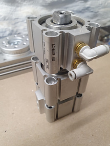 PNEUMOSILINDRID JA -TELJED SMC (8 foto / 10)