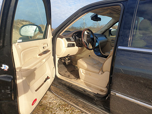 Cadillac escalade 2011 B+G (6 foto / 9)