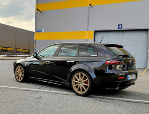 Alfa Romeo 159 Ti 4x4 (4 foto / 10)