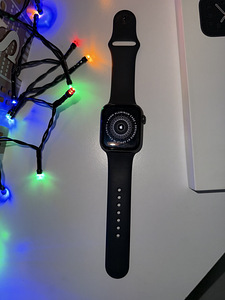 Apple Watch SE 44 mm GPS + LTE (alumiinium) must (4 foto / 4)
