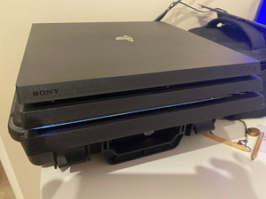 Playstation 4 Pro 1tb (3 foto / 8)
