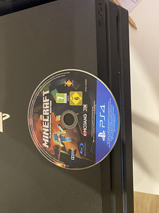 Playstation 4 Pro 1tb +2 pulti (7 foto / 8)
