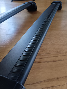 Thule WingBar Edge must Subaru Outback 2010- (5 foto / 6)