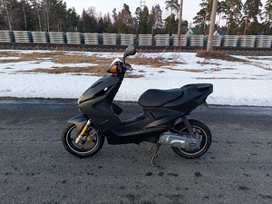 Yamaha Aerox 70cc 2011a Roller / Mopeed (6 foto / 7)